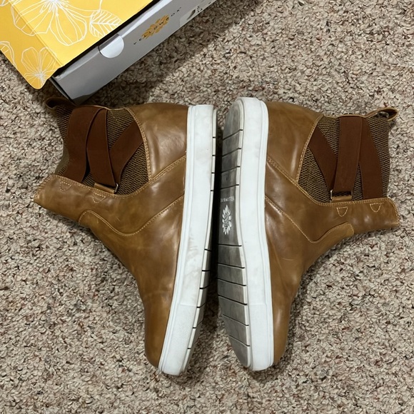 Yellow box boots size 11. Maisee camel booties - Picture 1 of 7